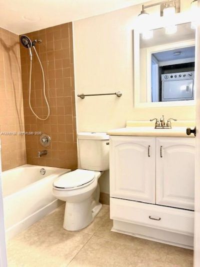 871 NE 207th Ter, Unit 4-101, Miami, FL 33179 Photo