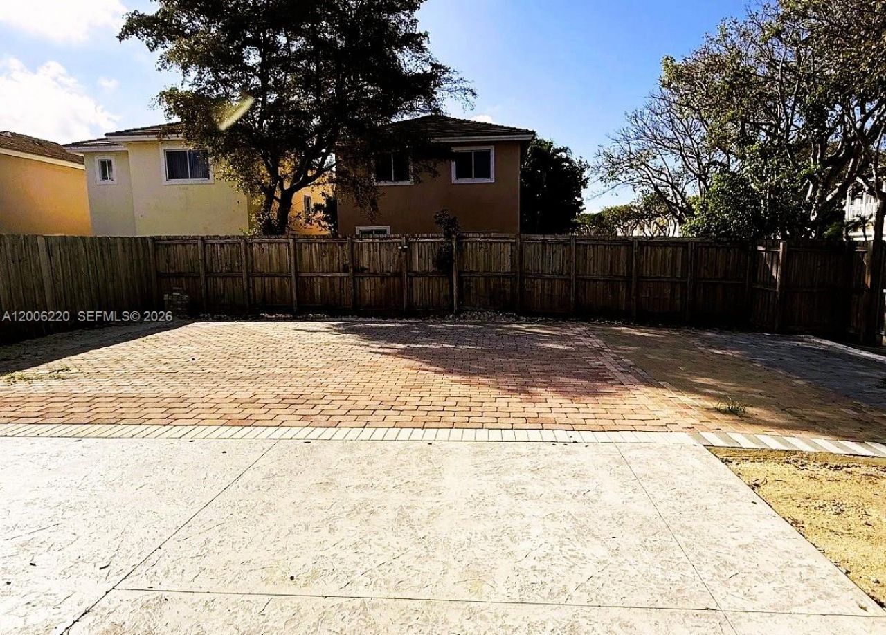 390 NE 35th Ave , Homestead, FL 33033 Photo