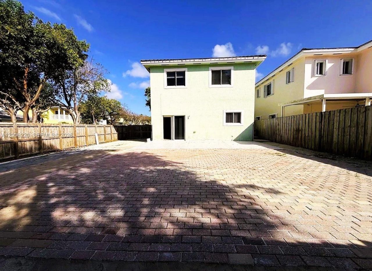 390 NE 35th Ave , Homestead, FL 33033 Photo