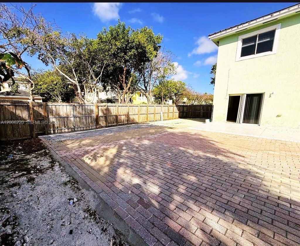390 NE 35th Ave , Homestead, FL 33033 Photo