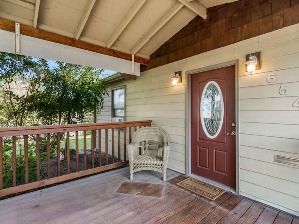 654 NW 4th Street, Redmond, OR 97756