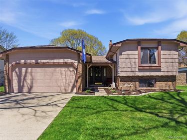 1373 Glenwood Drive, Troy, MI 48083