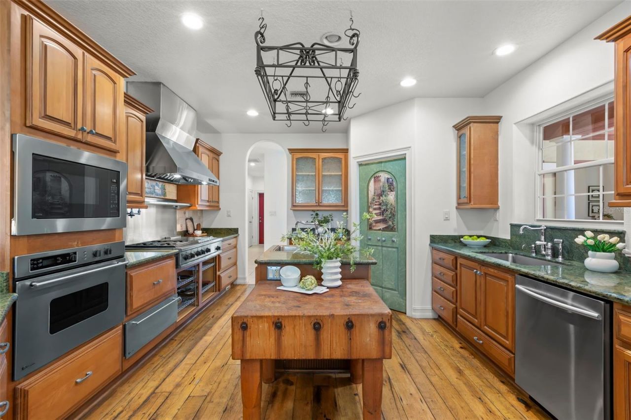 19229 Blount Road, Lutz, FL 33558 Photo