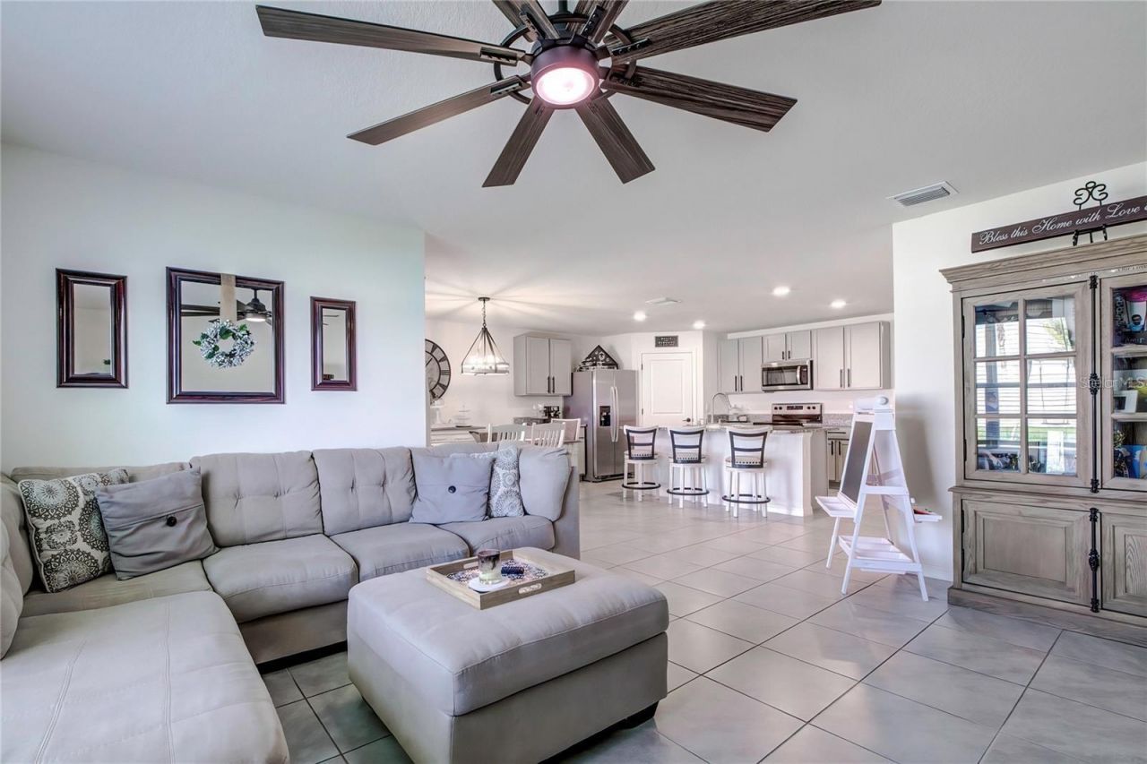 4111 Autumn Amber Drive, Spring Hill, FL 34609 Photo