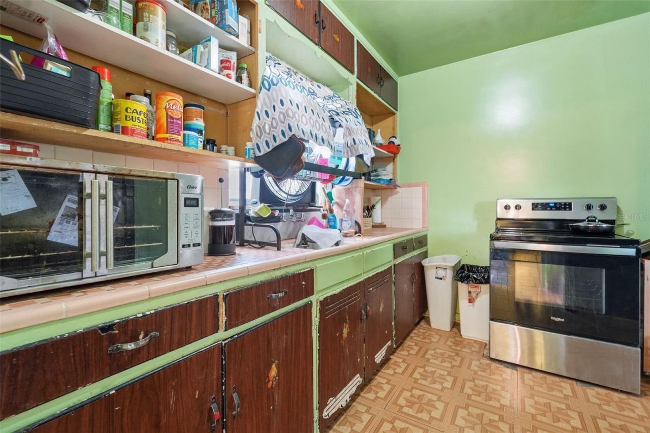 329 Kingston Street S, Saint Petersburg, FL 33711 Photo