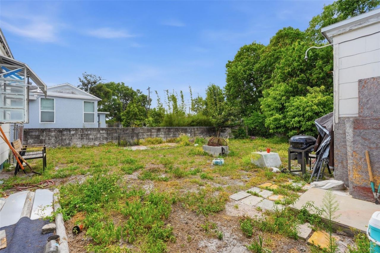 329 Kingston Street S, Saint Petersburg, FL 33711 Photo