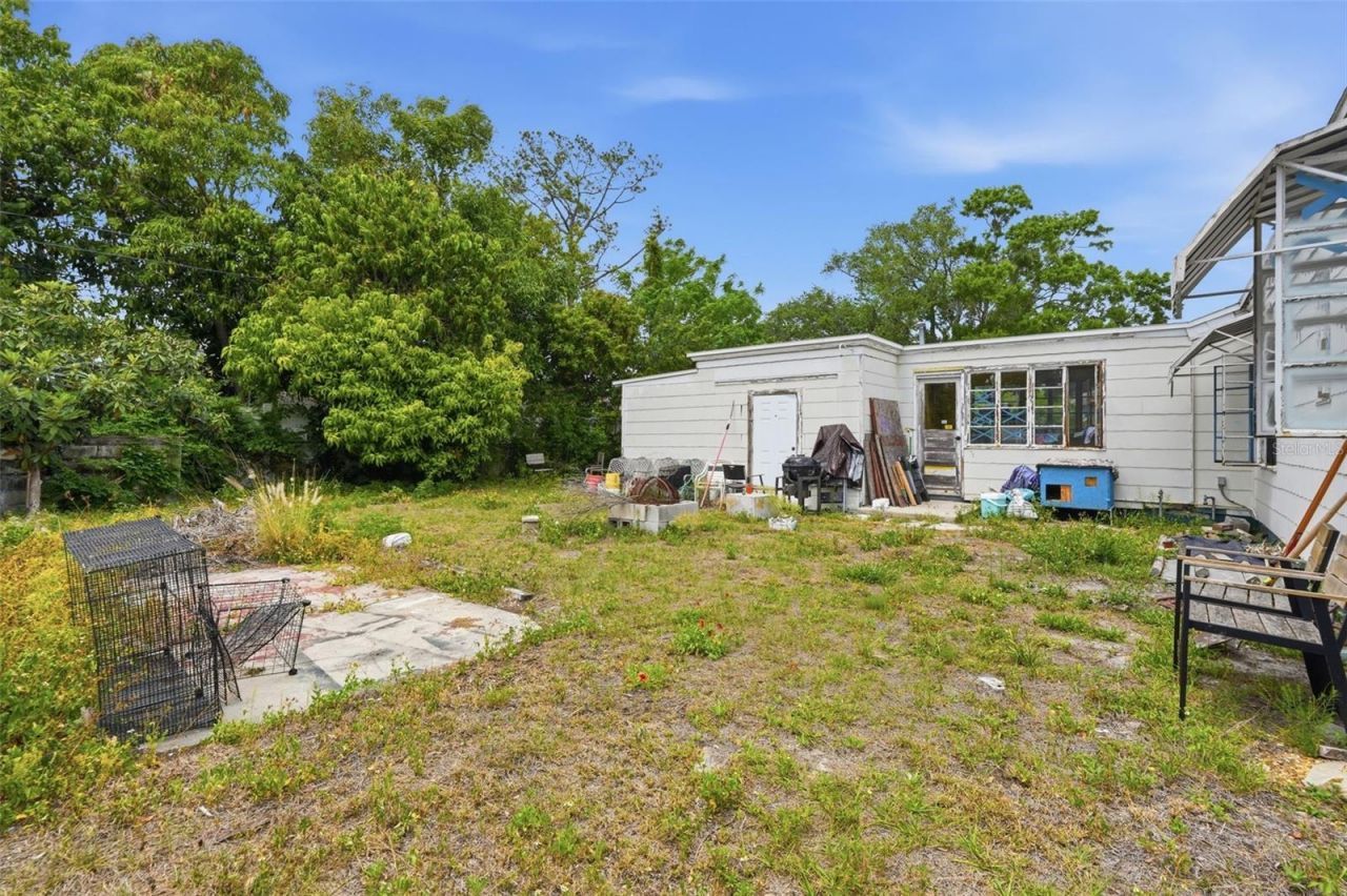 329 Kingston Street S, Saint Petersburg, FL 33711 Photo