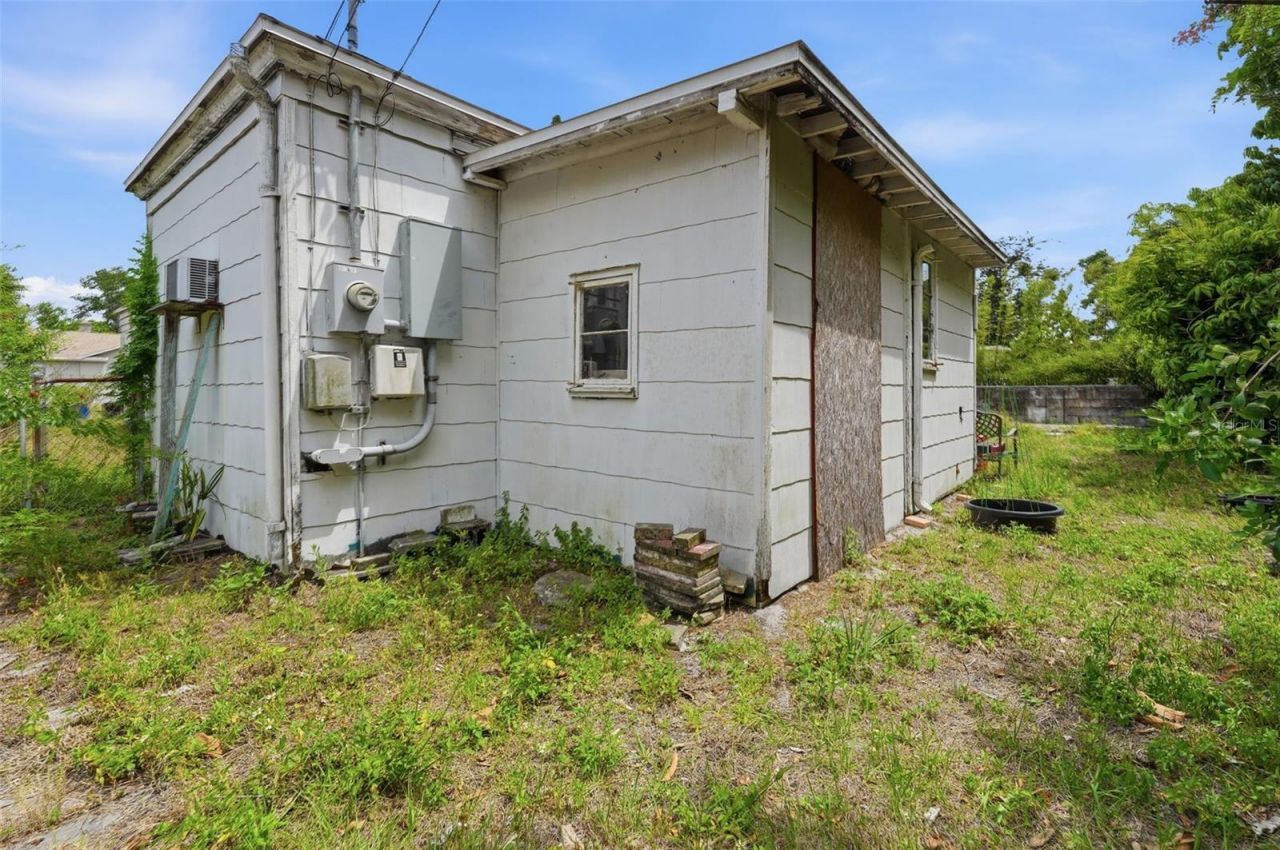 329 Kingston Street S, Saint Petersburg, FL 33711 Photo