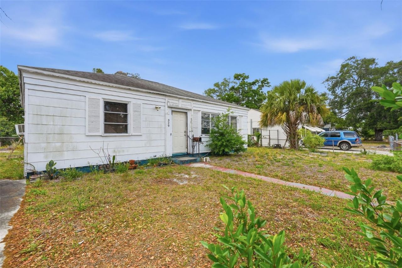 329 Kingston Street S, Saint Petersburg, FL 33711 Photo
