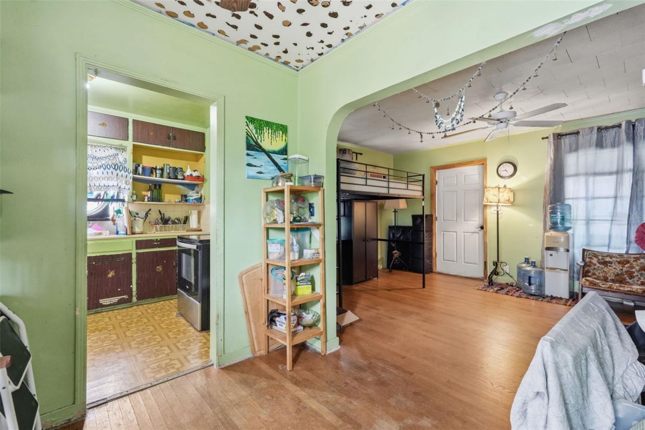 329 Kingston Street S, Saint Petersburg, FL 33711 Photo