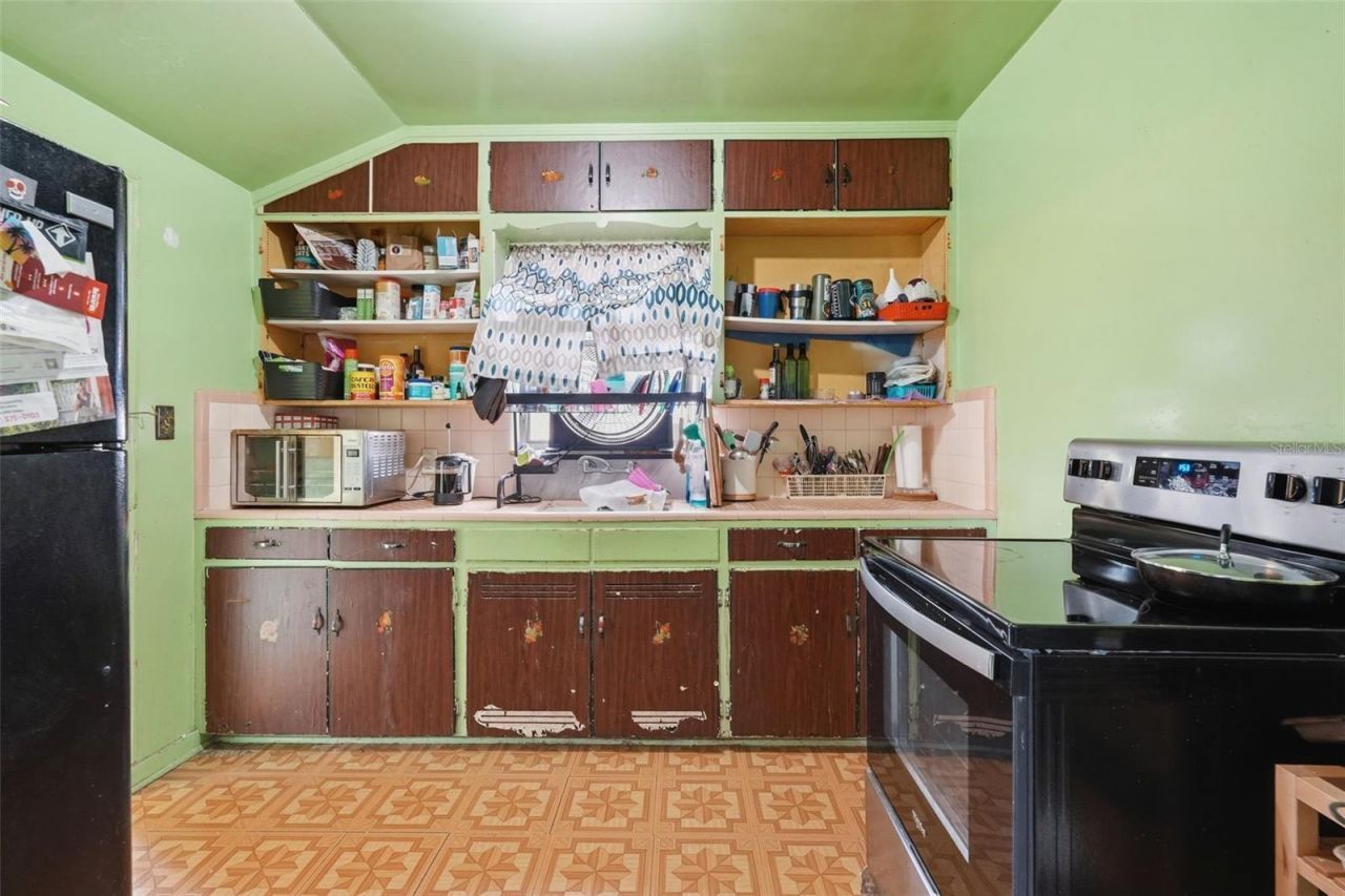 329 Kingston Street S, Saint Petersburg, FL 33711 Photo