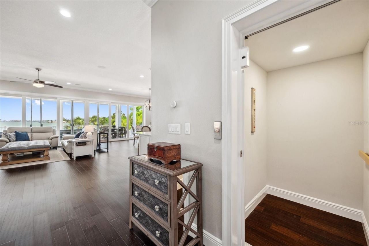 7115 Bay Street, Saint Pete Beach, FL 33706 Photo