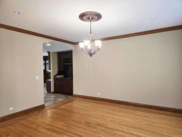 839 Parkside Avenue N, Itasca, IL 60143