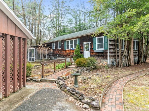 13 Tanglewood Drive, Essex, VT 05452