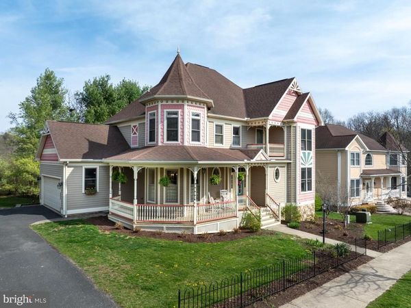 152 GAS LIGHT CIRCLE , STATE COLLEGE, PA 16801