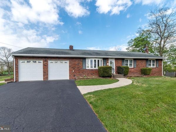 29 W CREAMERY ROAD, TRUMBAUERSVILLE, PA 18970