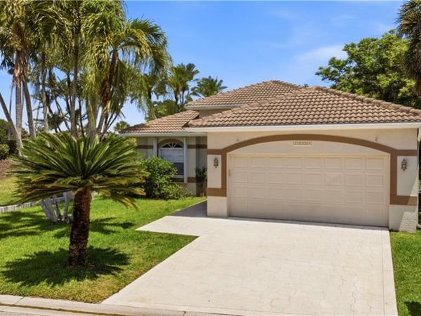 11334 Lakeland CIR, FORT MYERS, FL 33913