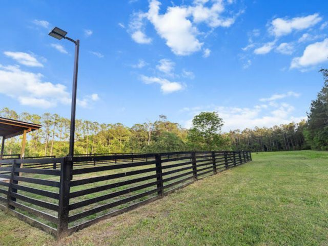 230 Winchime Court Photo 26