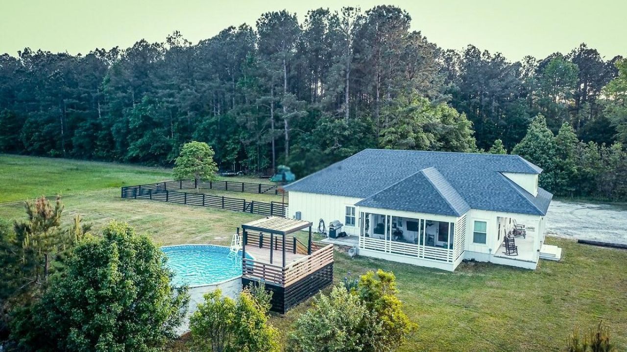 230 Winchime Court Photo 29