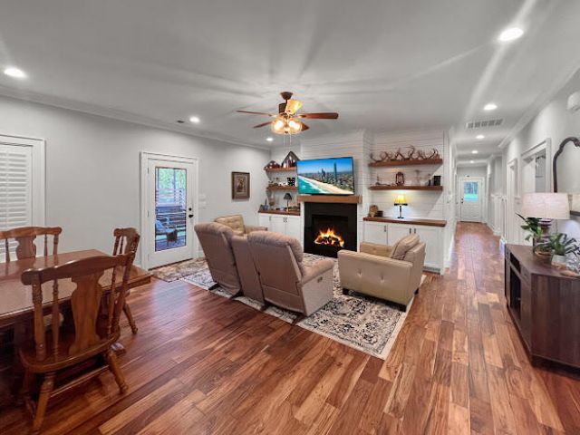 230 Winchime Court Photo 4