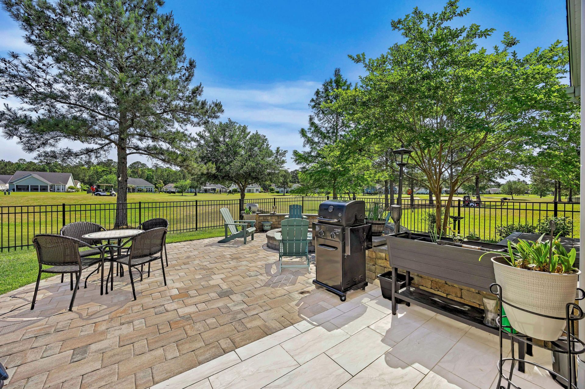 161 St Andrews Crescent Photo 34