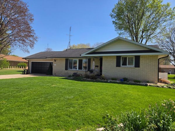 607 E Buffalo Street , Polo, IL 61064