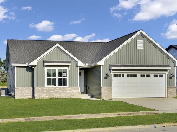 704 Cates Drive , Mahomet, IL 61853