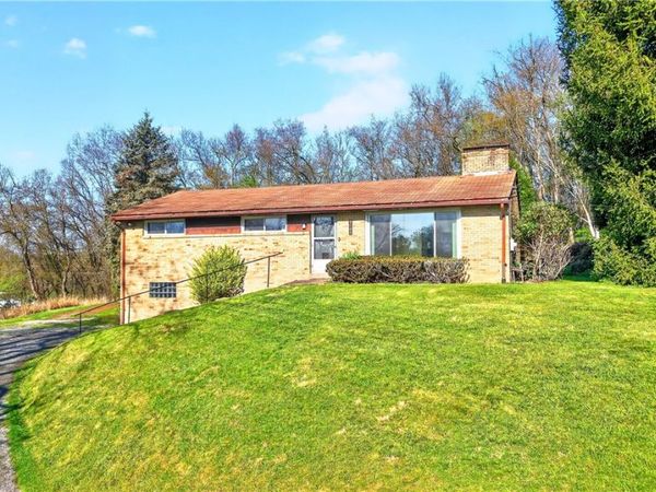 9885 Neuhart Blvd, Wexford, PA 15090