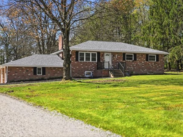 70 Bock Ln, Baden, PA 15005