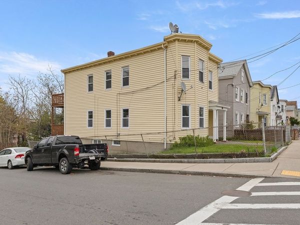 205 Webster Ave, Chelsea, MA 02150