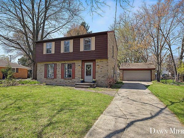 1919 Millbrook Street SE, Grand Rapids, MI 49508