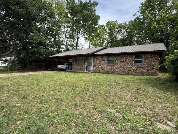 404 Logan Street, Newport, AR 72112