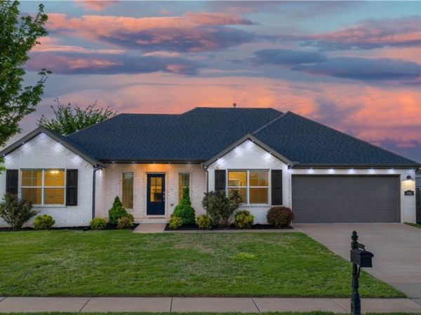 442 Concho Street , Farmington, AR 72730