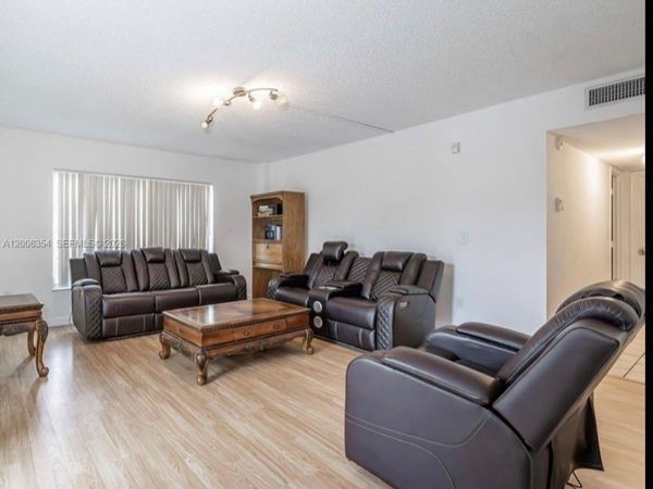 4174 Inverrary Dr , Unit 202, Lauderhill, FL 33319