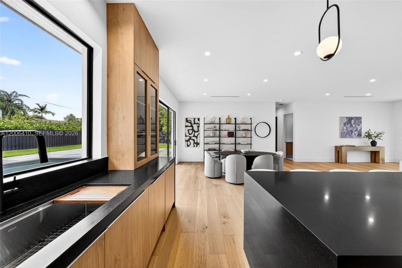 8765 SW 175th St, Palmetto Bay, FL 33157 Photo
