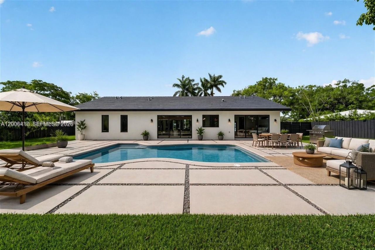 8765 SW 175th St, Palmetto Bay, FL 33157 Photo