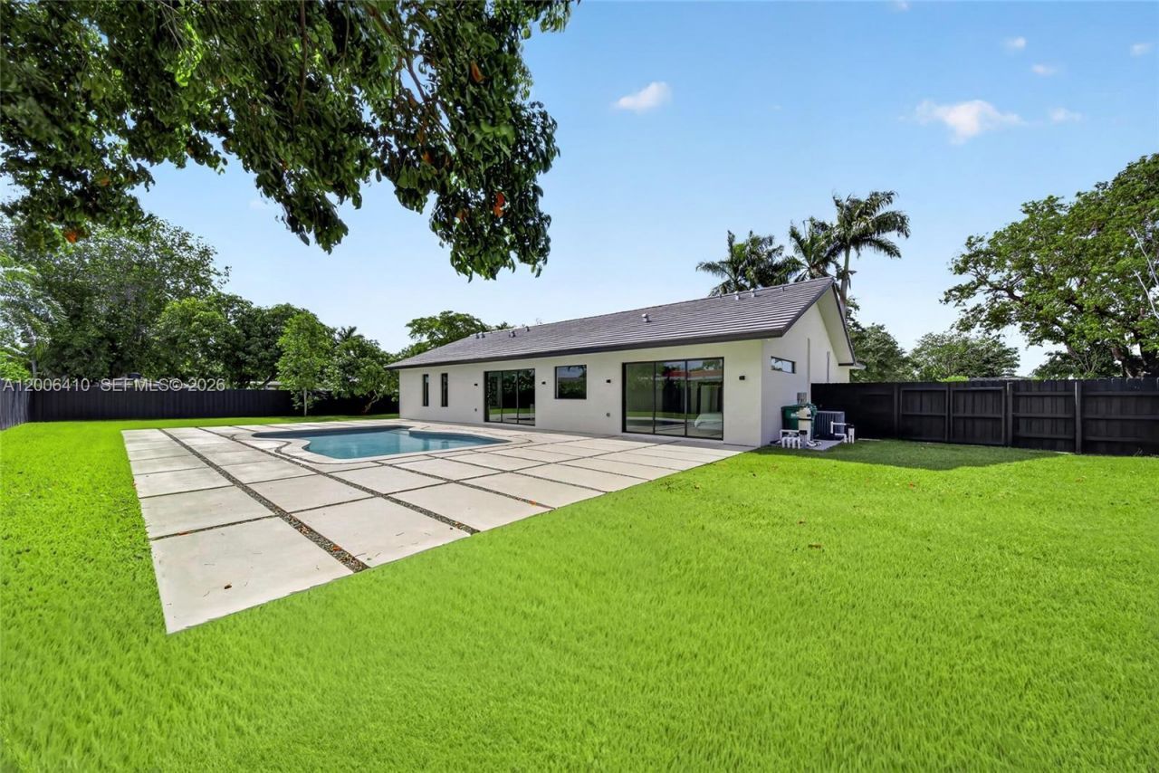 8765 SW 175th St, Palmetto Bay, FL 33157 Photo