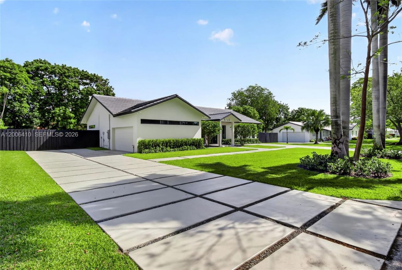 8765 SW 175th St, Palmetto Bay, FL 33157 Photo
