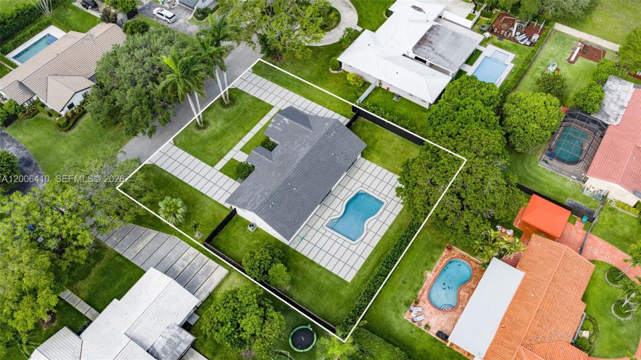 8765 SW 175th St, Palmetto Bay, FL 33157 Photo