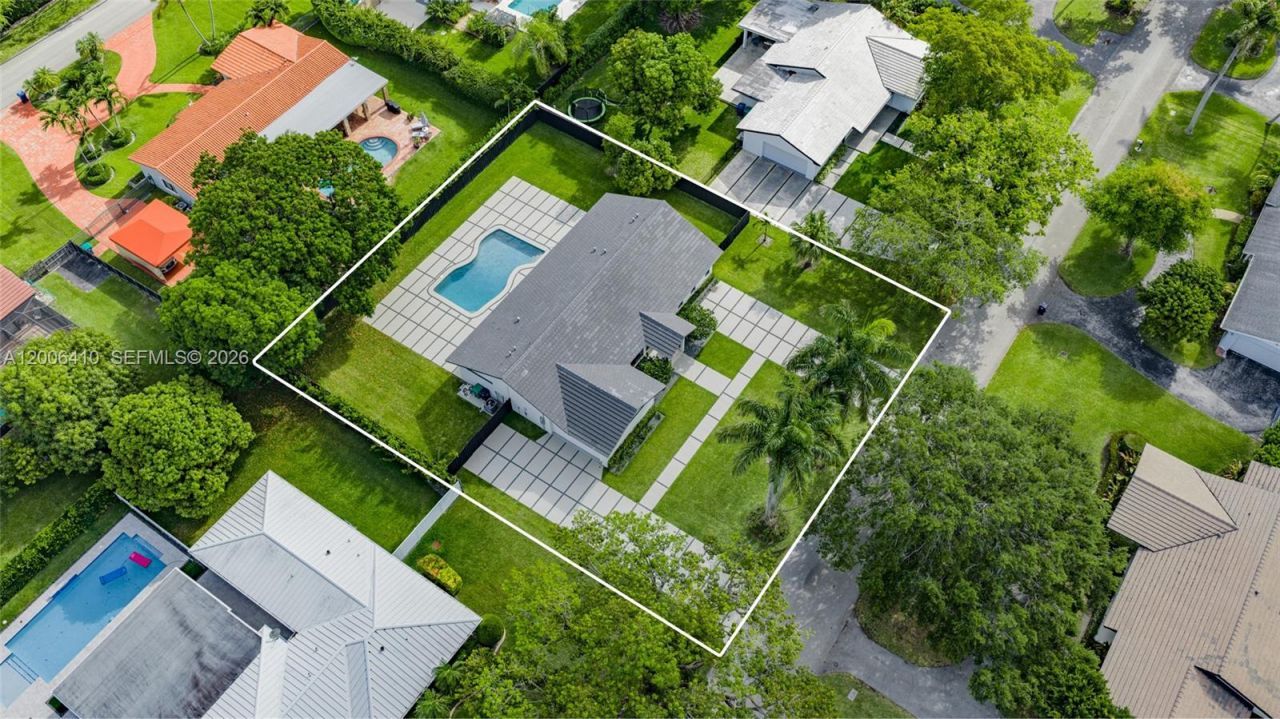 8765 SW 175th St, Palmetto Bay, FL 33157 Photo