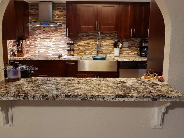 11600 SW 83rd Ter , Miami, FL 33173