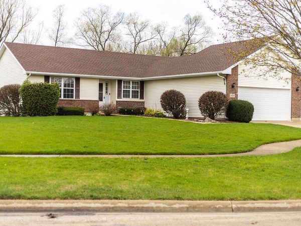 1404 Willow Ln, Harvard, IL 60033