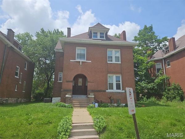 4918 Highland Avenue , St Louis, MO 63113