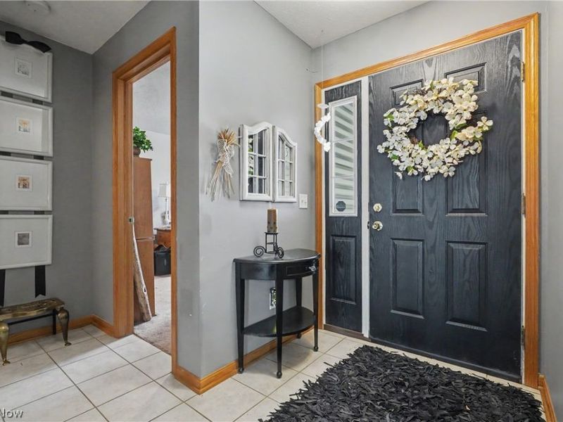 1484 Waters Edge Drive , Akron, OH 44313 Photo 2