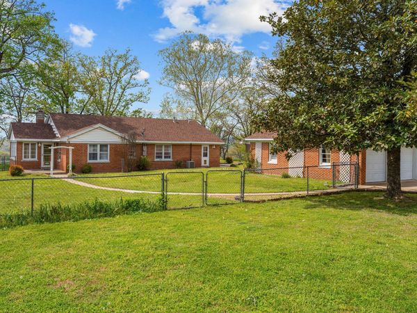 155 N Hickory Street , Forsyth, MO 65653