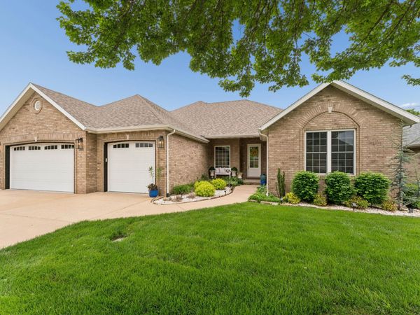 1460 Glade Avenue, Springfield, MO 65802