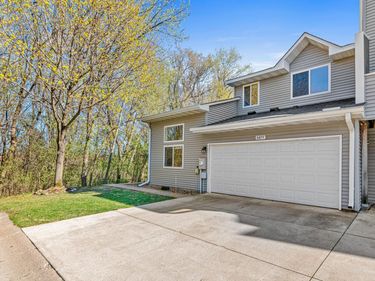 547 Woodduck Drive, Unit F, Woodbury, MN 55125