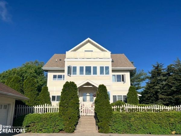 1204 N B Street, Unit 300, Fairfield, IA 52556