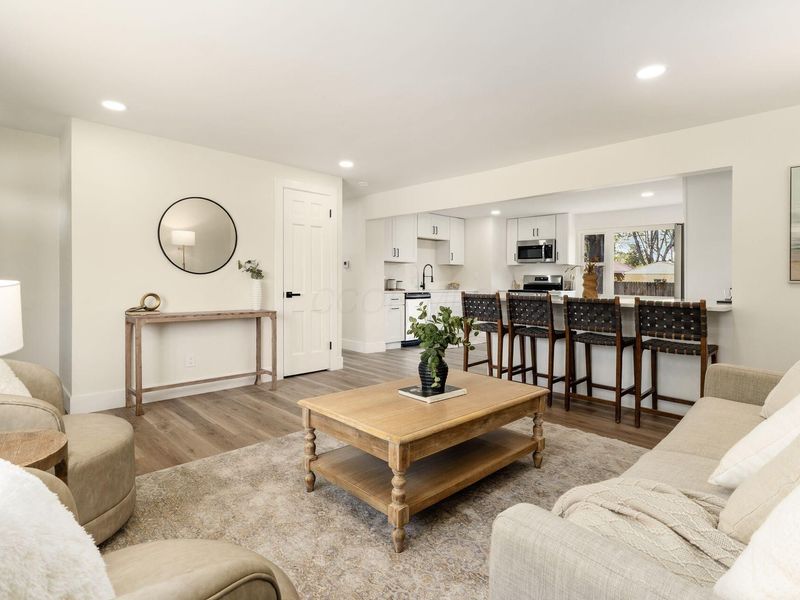 1241 Erickson Road , Columbus, OH 43227 Photo 10