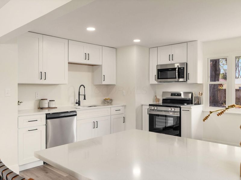 1241 Erickson Road , Columbus, OH 43227 Photo 12